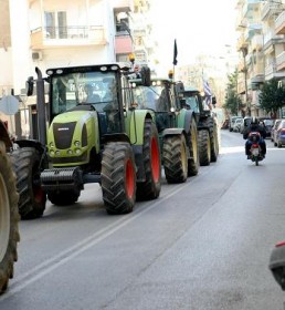 Τα τρακτέρ στους δρόμους της Αλεξανδρούπολης (φωτογραφίες)