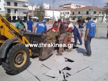 Βίντεο – Αυτοκίνητο βούλιαξε στο συντριβάνι Ορεστιάδας