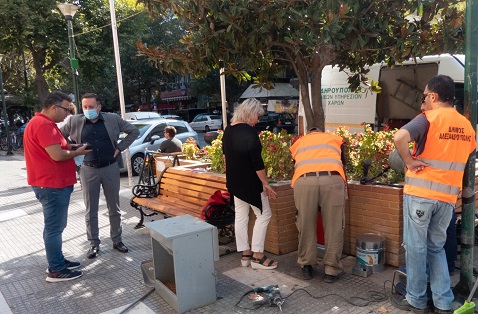 Ταΐστρες και ποτίστρες για τα αδέσποτα ζώα τοποθετούνται από τον δήμο Αλεξανδρούπολης