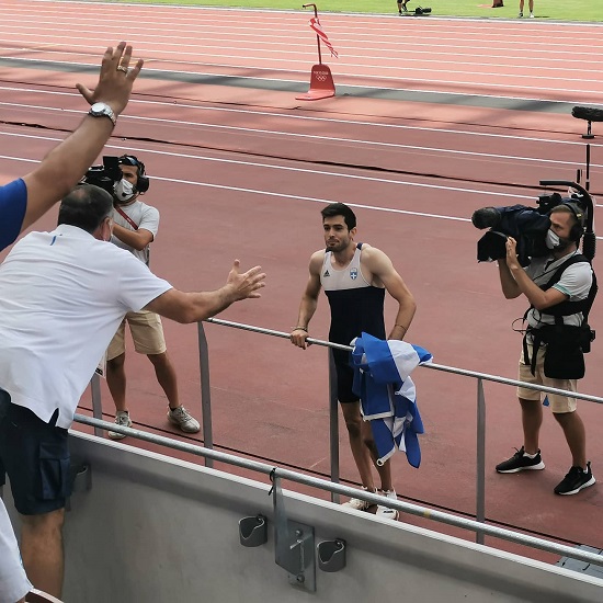 Μας έβαλες στην κορυφή – Μίλτο σε ευχαριστούμε