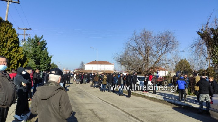 Ξεκίνησε η συγκέντρωση στο Φυλάκιο