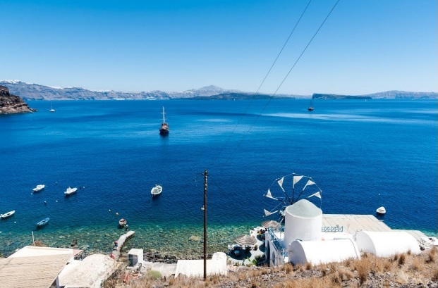 Βoat rent Santorini: Αναζητάς τη μέγιστη απόλαυση των διακοπών; Μάθε πώς να κάνεις ένα περιπετειώδες ταξίδι με σκάφος στη Σαντορίνη