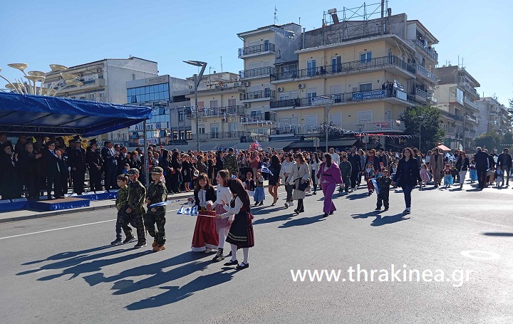 Στιγμιότυπα από την παρέλαση της Ορεστιάδας