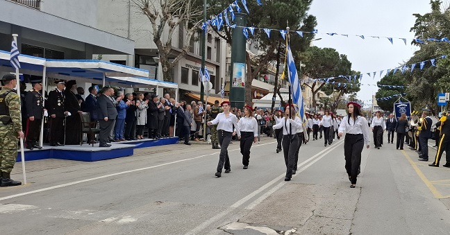 Στιγμιότυπα από την παρέλαση της Αλεξανδρούπολης